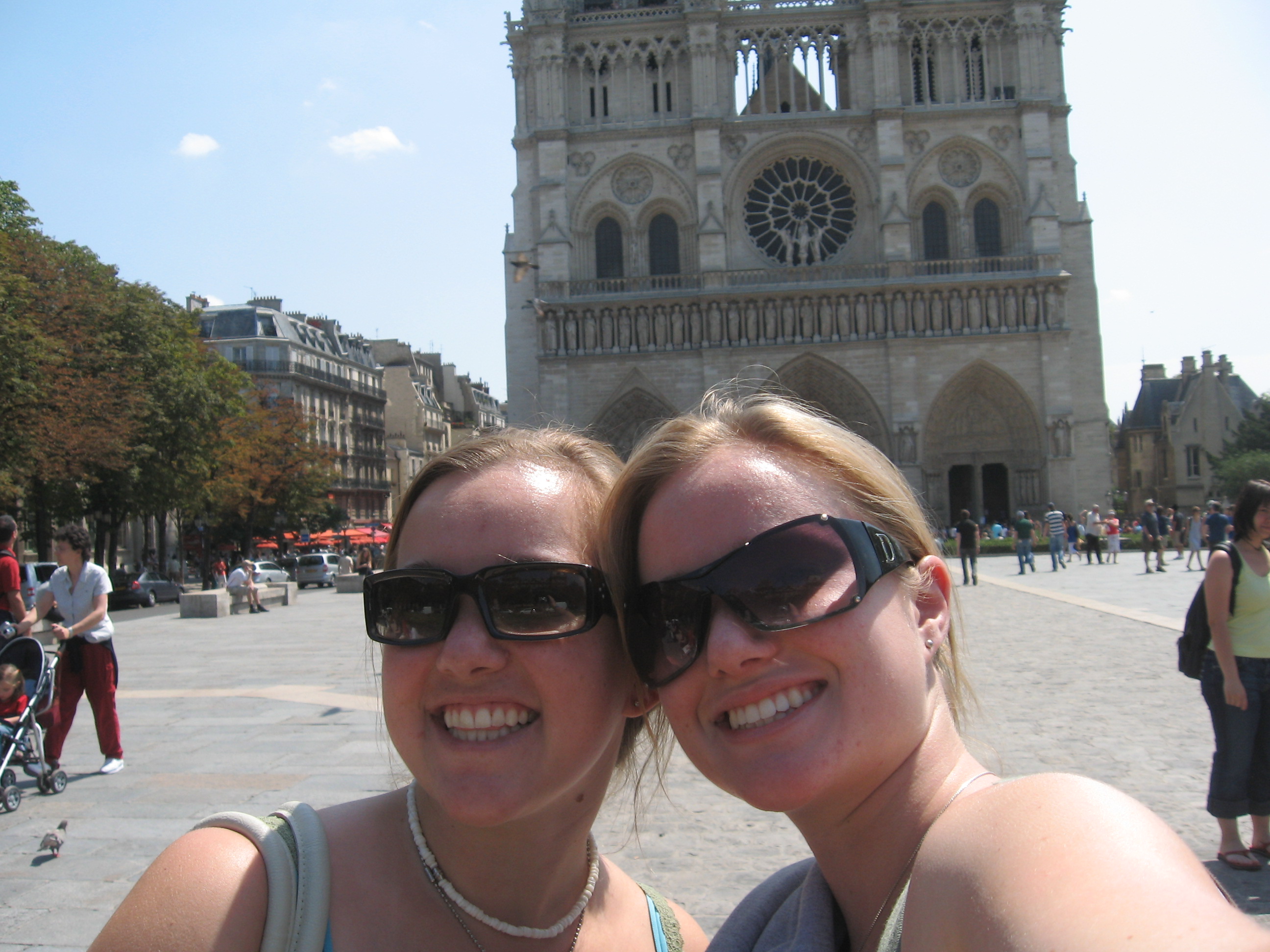 girls in paris